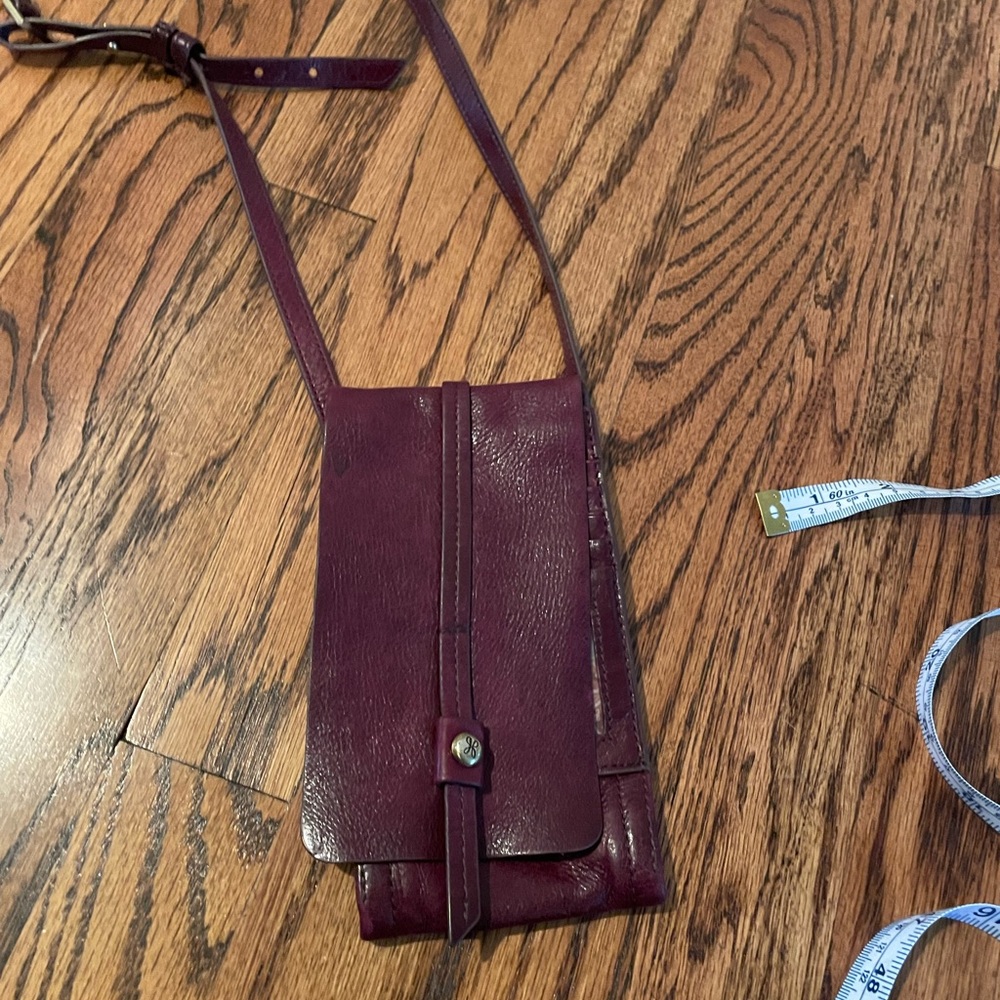 Hobo crossbody wallet “Token”